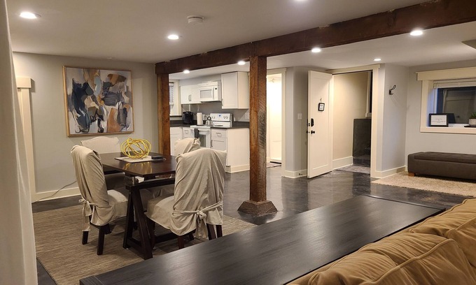 Mississippi District Apartment | Beautiful basement Studio, Mississippi neighborhood