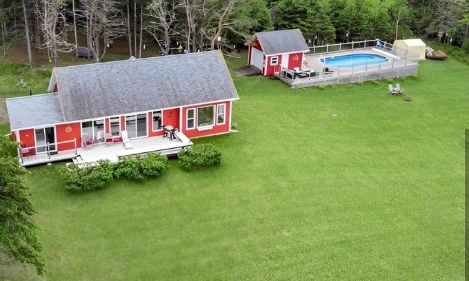 Brackley Beach Cottage | Beautiful Bay Cottage *Private Heated Pool and Beach Access*