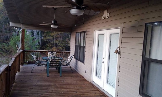 Doyline House | Beautiful Bayou Retreat