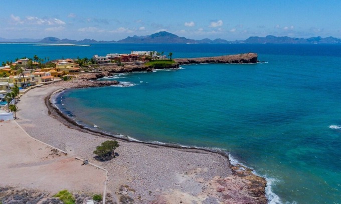 Caracol Turistico House | Beautiful beach home, breathtaking ocean views! Near marina, shops, restaurants