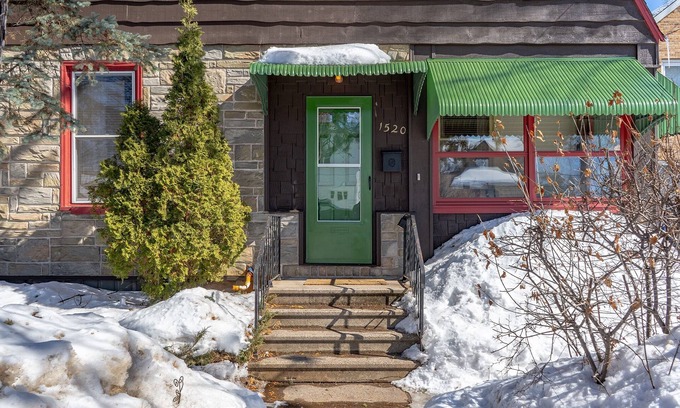 Park Point House | Beautiful Beach House & Cottage on Park Point, Short Beach Walk To Canal Park