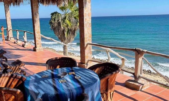 Buenavista Villa | Beautiful Beachfront Hacienda