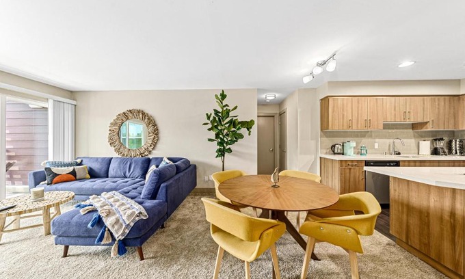 Marina del Rey Apartment | Beautiful Beachside Apartment With Marina View