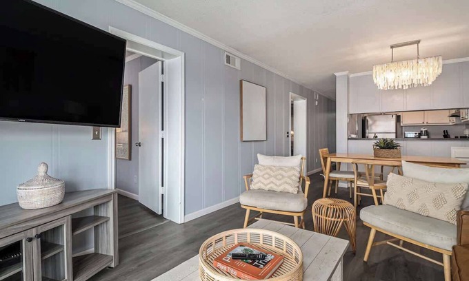 Garden City Condo | Beautiful Boho Chic Beachfront Condo