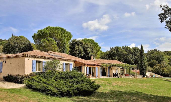 La Garde-Adhemar House | Beautiful, bright vacation home with private infinity pool and panoramic views of the Rhône Valley.