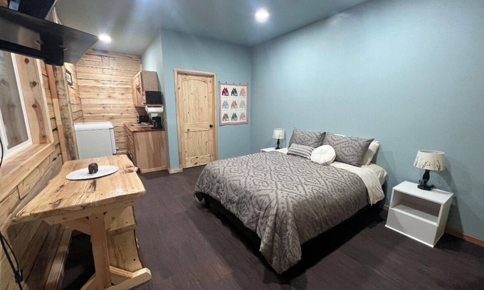 Butte Apartment | Beautiful Butte BNB 1-bedroom apartment in fantastic Palmer with WiFi.