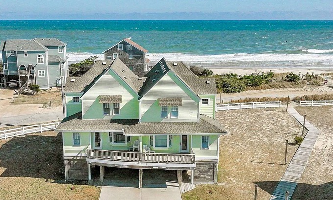 Buxton House | Beautiful Buxton townhouse with ocean view - pool access, washer/dryer & AC