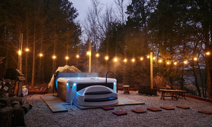 Cub Run Cabin | Beautiful Cabin with Hot Tub π on Nolin Lake π Mammoth Caves π² W/Fireplace π₯