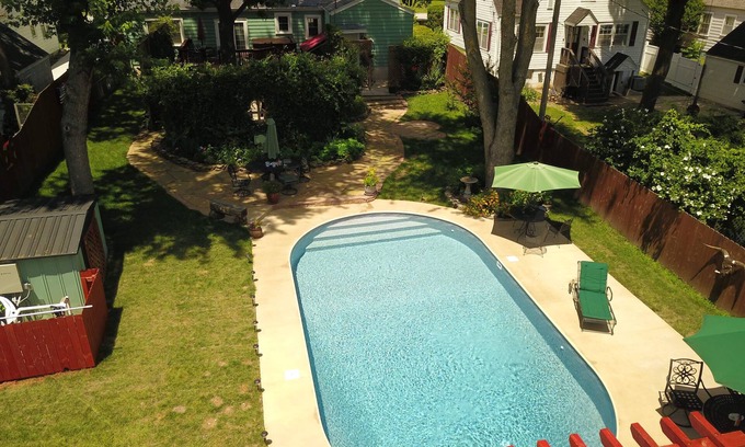 Rountree House | Beautiful Cape Cod in the Heart of Springfield, MO.