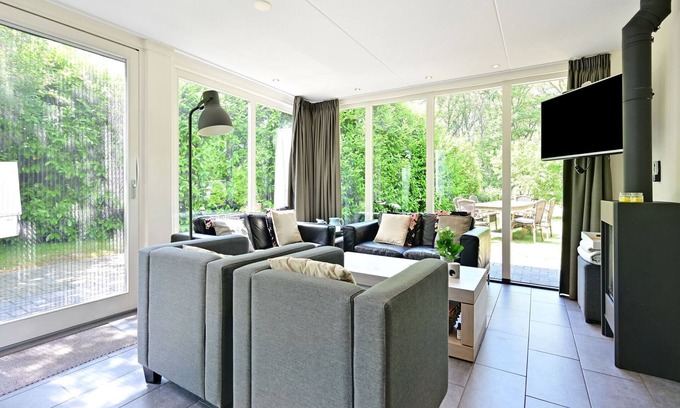 Reutum House | Beautiful chalet with gas fireplace