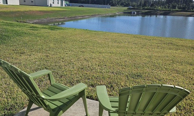 Plant City House | Beautiful, clean, NEW BUILD 4 bedroom home w/pond view near Tampa/Orlando