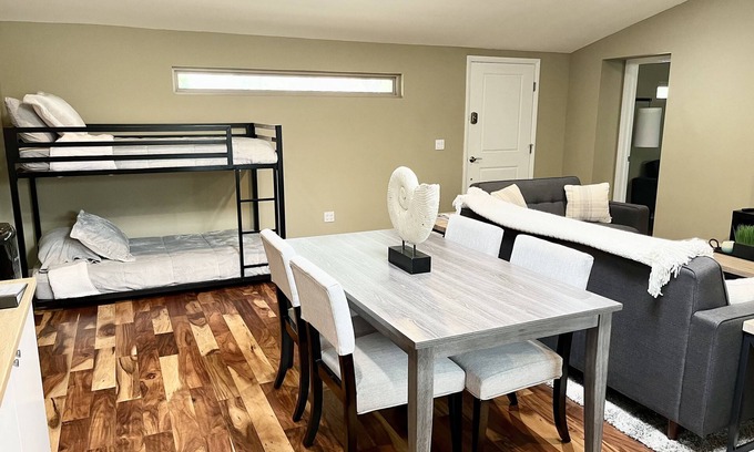 Sundown Ranchos House | Beautiful, Clean & Spacious Detached Guesthouse in Scottsdale - On Over an Acre!