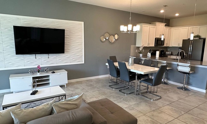 Downtown Condo | Beautiful Condo 3/2 close to disney parks