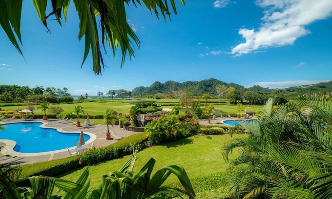 Herradura Condo | Beautiful condo in Los Sueños, NEWLY renovated! Pools & Golf