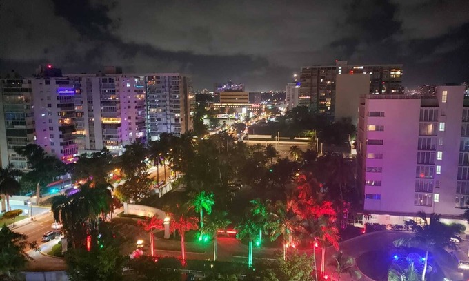 Isla Verde Apartment | Beautiful condominium with an impecable view to the ocean and city avenues