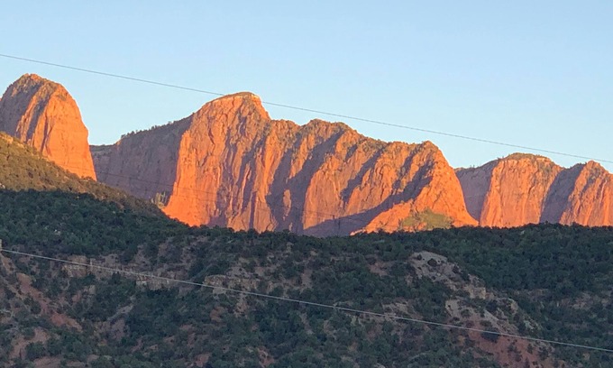 New Harmony House | Beautiful contemporary Loft House above barn. Fabulous views of Kolob Canyon.