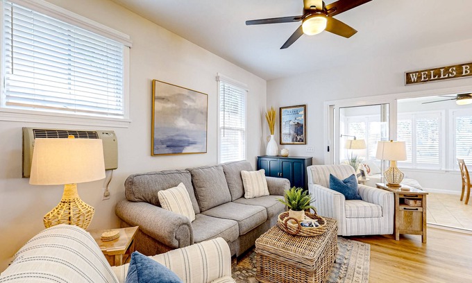 Summer Village Cottage | Beautiful Cottage at Summer Village with pool, hot tub, pickleball & game room