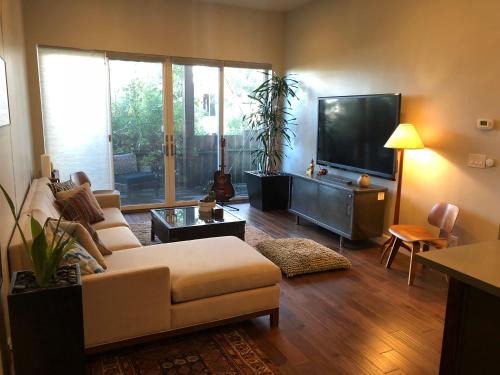 Dolores Heights House | Beautiful Cottage, hot tub, in great neighborhood