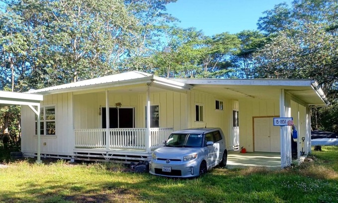Keaau Bed & Breakfast | Beautiful Cottage Home - On the Big Island Located in the Sunbelt