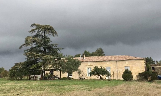 Cursan House | Beautiful cottage in wine estate
