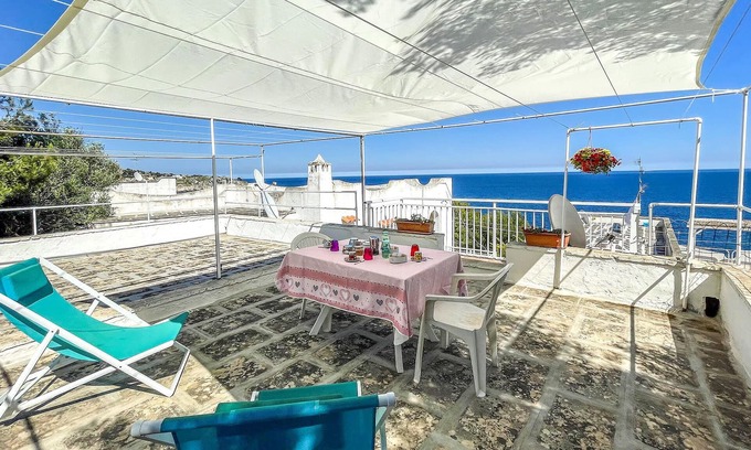 Castro House | Beautiful cottage with terrace and sea view.