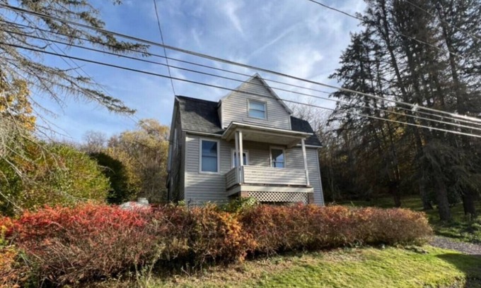 Conemaugh Township House | Beautiful Country Home: 7 Beds, Sleeps 9