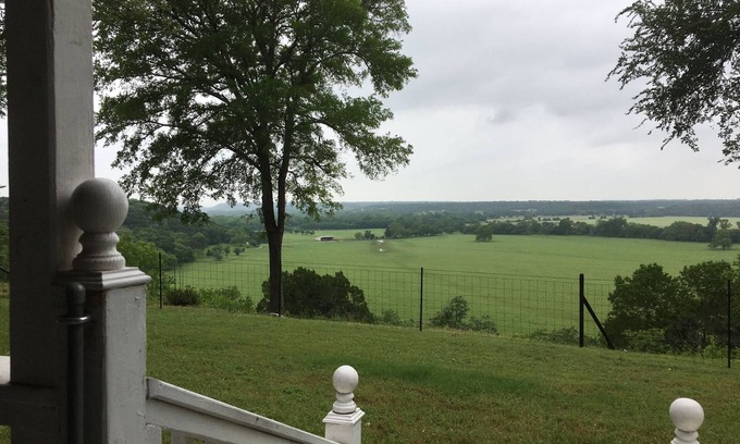 Valley Mills House | Beautiful country style home on secluded,fenced acreagenOnly 25 miles to Silos