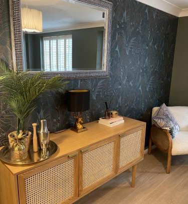 Streatley House | Beautiful Countryside House