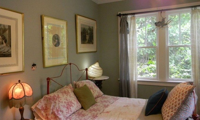 East Little Havana House | Beautiful Cozy Bedroom In Great B&B Historic Home ~ Close To The City Center