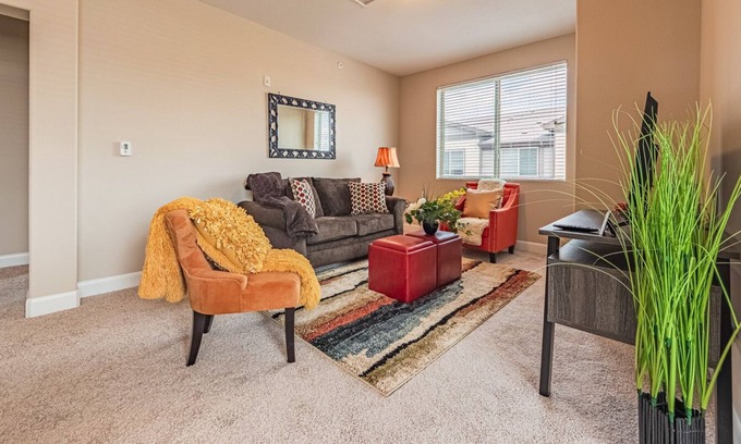 Northeast Colorado Springs Apartment | Beautiful Cozy Mountain view sanitize & disinfect!!!