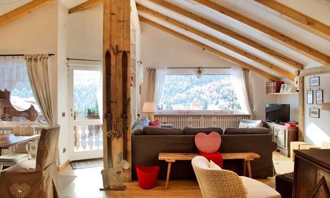 Cortina d'Ampezzo Apartment | Beautiful design 3 bedroom apartment in Cortina