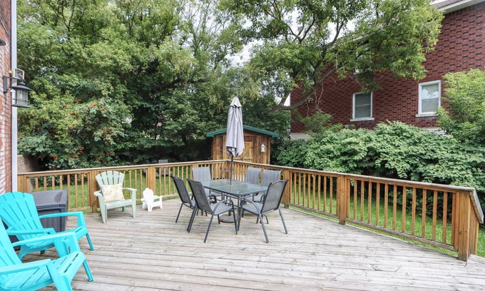 Sudbury House | Beautiful Downtown 3 bedroom Century Home -B