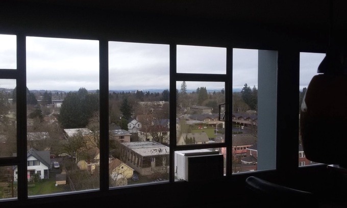West Eugene Condo | Beautiful Downtown 2 Bedroom Condo