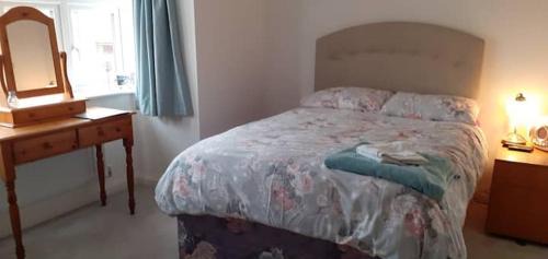 Wokingham Bed & Breakfast | Beautiful En-suite room with stairs