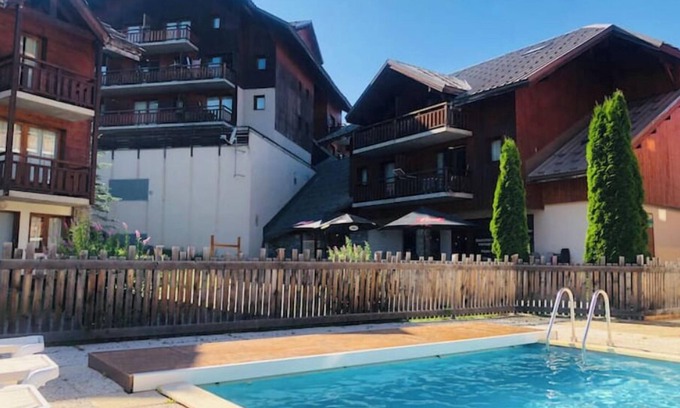 Puy-Saint-Vincent Apartment | Beautiful family apartment at 1800m residence with swimming pool