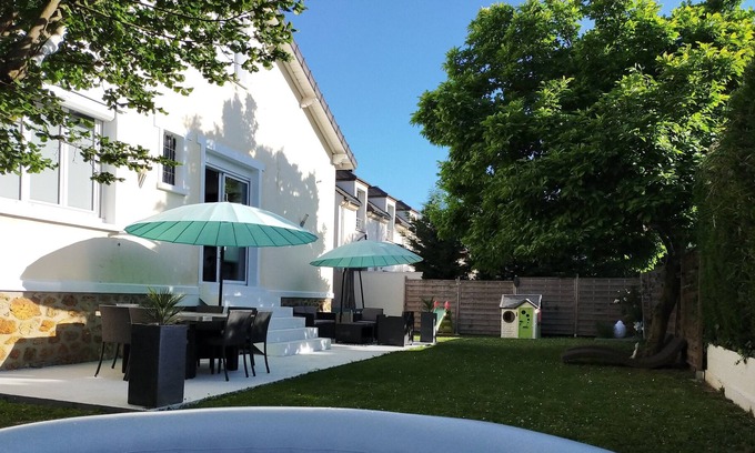 Savigny-sur-Orge House | Beautiful family home🏠Near🌞Paris✈️Orly Airport🚈Massy TGV station🏰Versailles