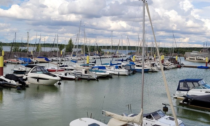 Zwenkau Condo | Beautiful family-friendly apartment by the lake