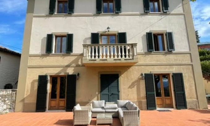 Barga Villa | Beautiful family villa with private pool and wonderful mountain views near Barga