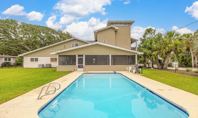 Jekyll Island House | Beautiful five bedroom home with pool and ocean views from top floor