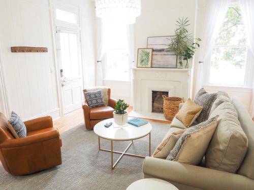 Dixon Park House | Beautiful Forsyth Park Charmer - Amazing Location!