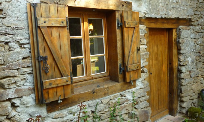 Dompierre-les-Eglises Cottage | Beautiful French Country cottage