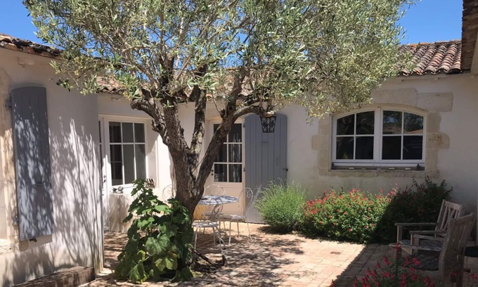Le Bois-Plage-en-Re House | Beautiful villa with pool at Bois Plage