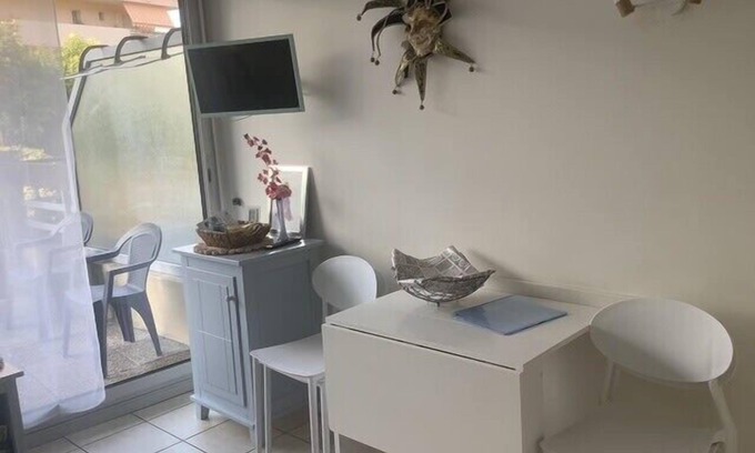 Saint-Laurent-du-Var Apartment | Beautiful studio for 4 close to the beach