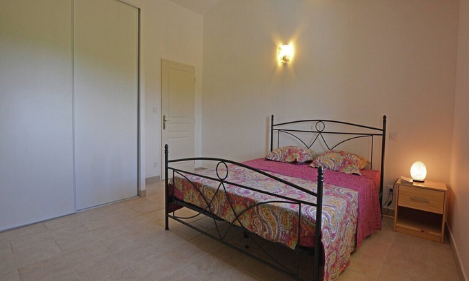 Saint-Laurent-de-Carnols Villa | Beautiful villa with private pool in Gard