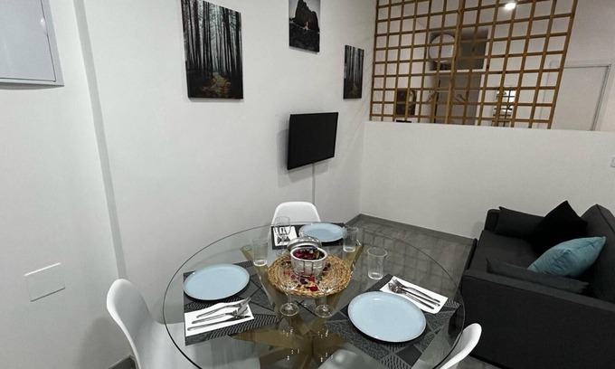 Aluche Apartment | Beautiful fully equipped and refurbished studio apartment in the center of Madrid