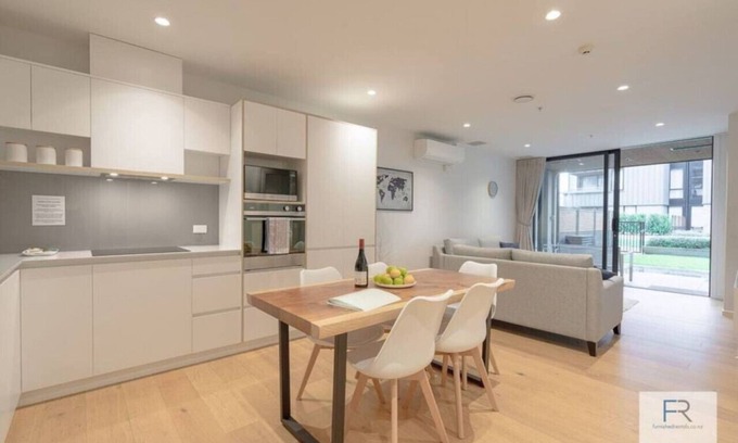 Onehunga Apartment | Beautiful Garden Apartment