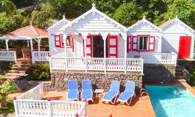 Windward Side Cottage | Beautiful Gingerbread Cottage - Spectacular View & Pool