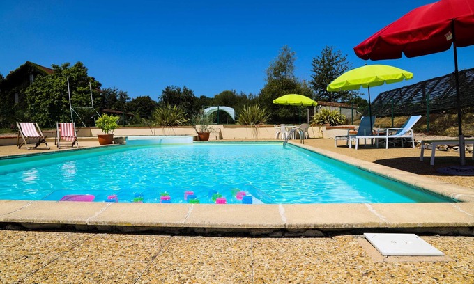 Madiran House | Beautiful Gite, Le Chai In the heart of the Madiran vines, shared pool