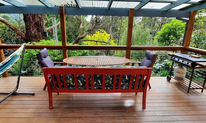 Kalorama Bed & Breakfast | Beautiful guesthouse in secluded valley. Kids and pet friendly.