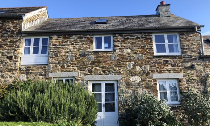Trenance Cottage | Beautiful hand crafted cottage 5 minutes from sandy beach and rugged coastline!
